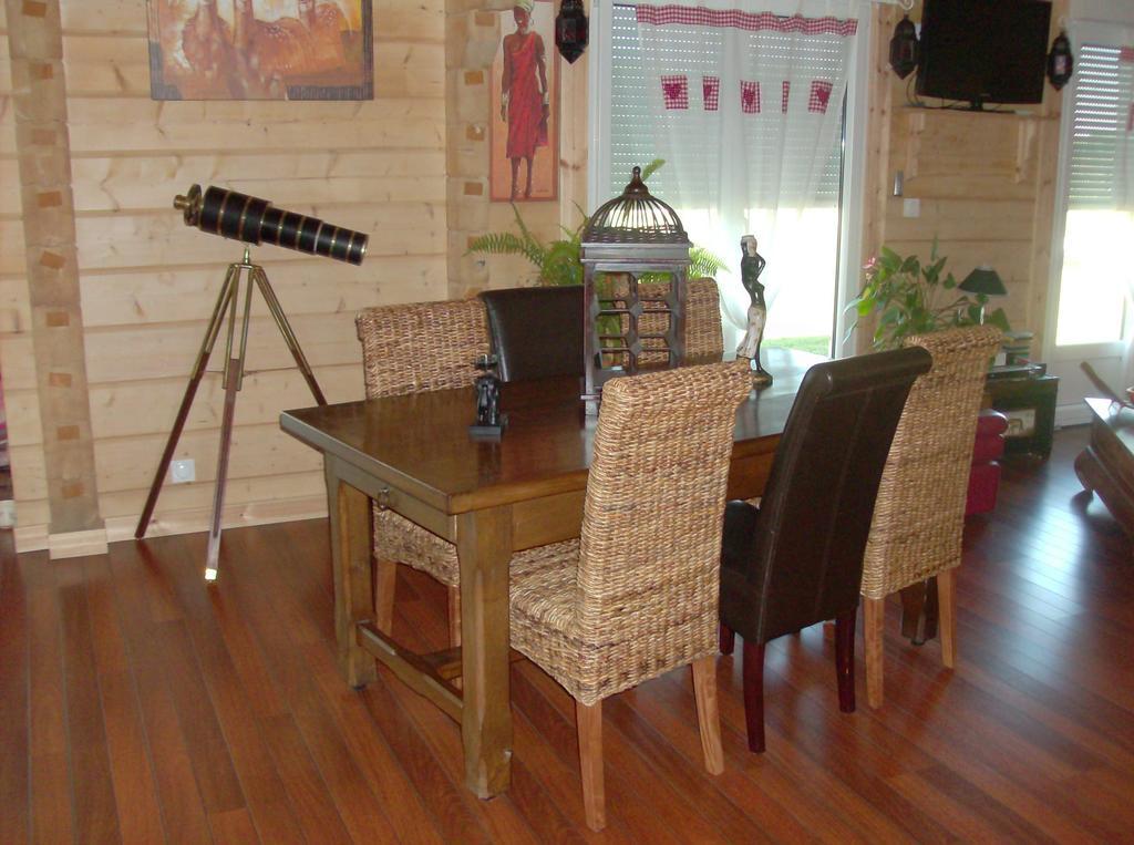 Bed and Breakfast Le Chalet Des 4 Saisons Mers-sur-Indre Екстер'єр фото